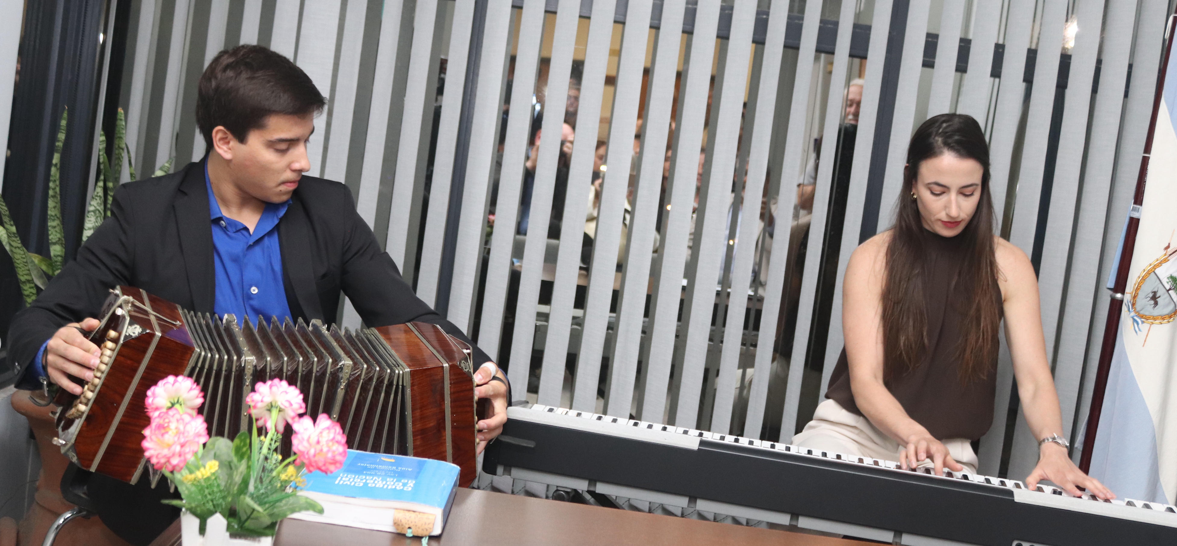 Show en vivo de tango y folklore — Sonido Carreras